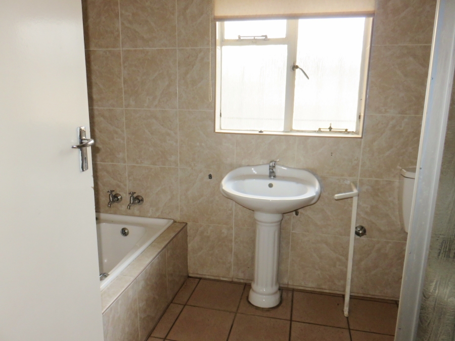 3 Bedroom Property for Sale in Deneysville Free State